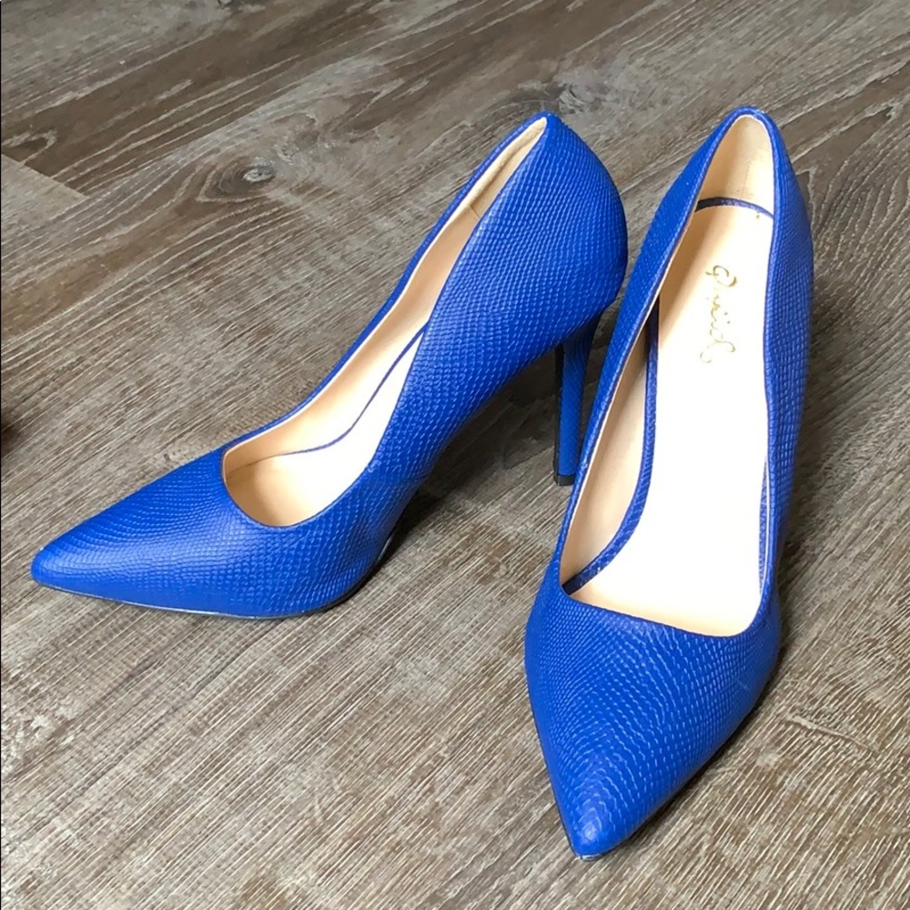 Beautiful blue heels!